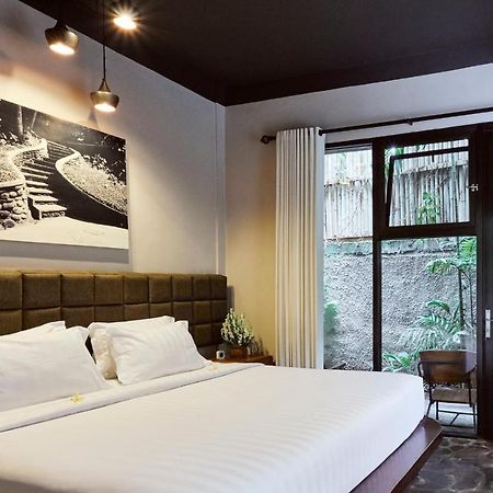 เอาต์โพสต์ อูบุด เปเนสตานาน โคเวิร์กกิง แอนด์ โคลีฟวิง Hotel ภายนอก รูปภาพ
