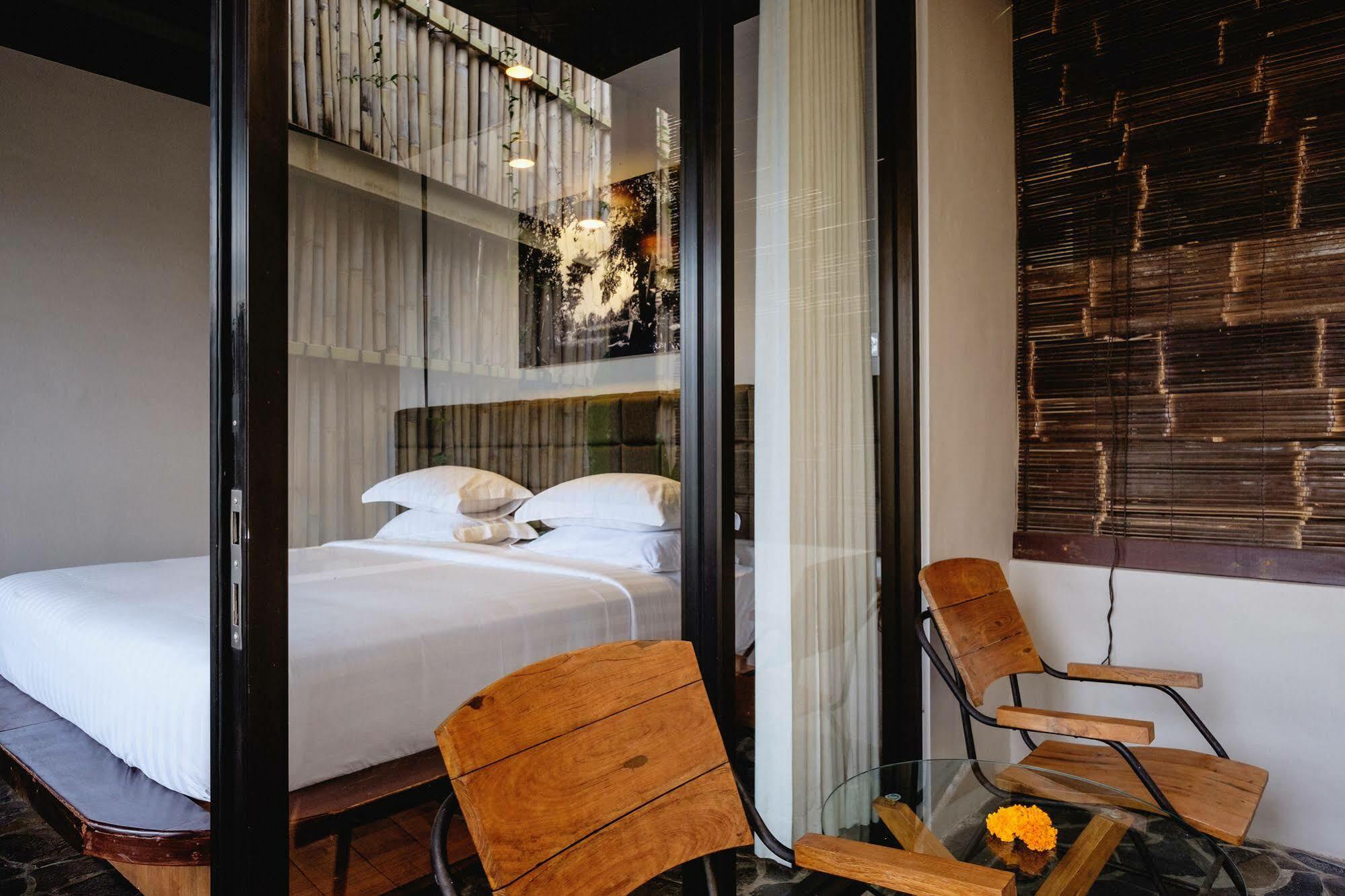 เอาต์โพสต์ อูบุด เปเนสตานาน โคเวิร์กกิง แอนด์ โคลีฟวิง Hotel ภายนอก รูปภาพ